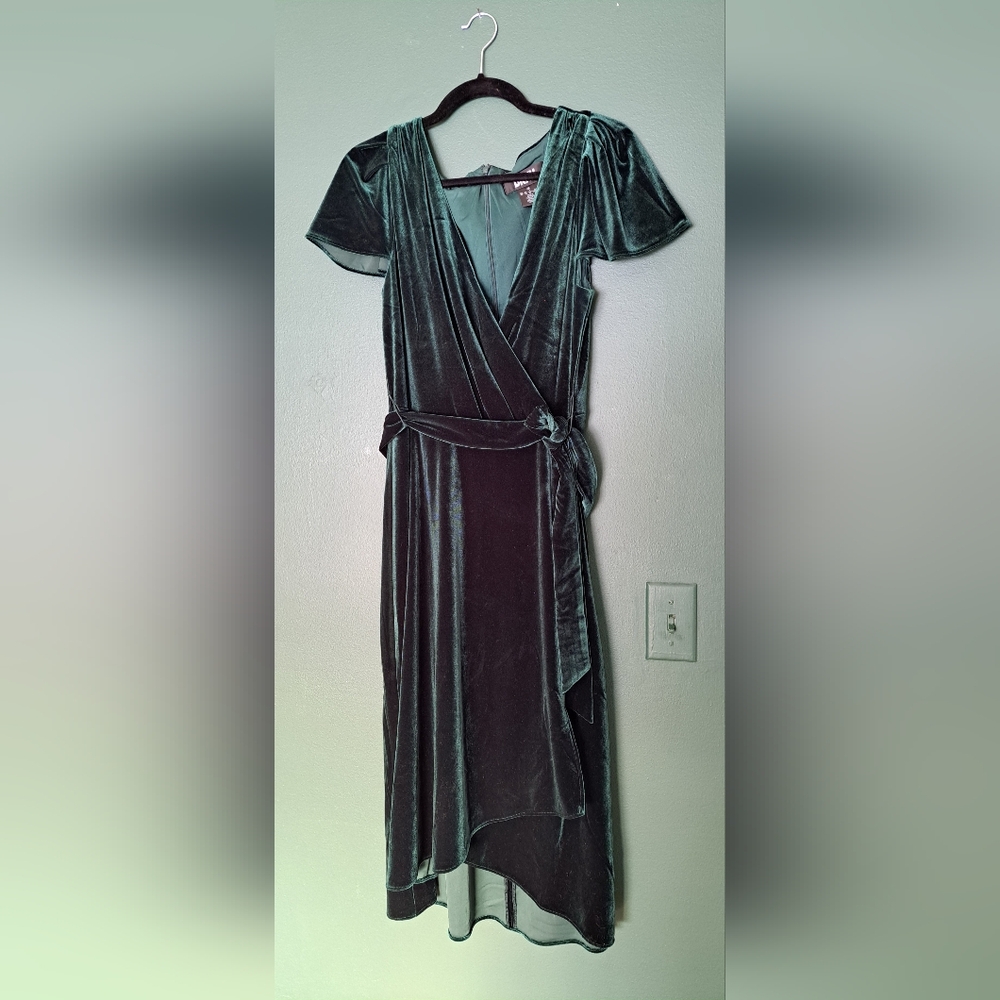 DKNY Elegant Velvet Wrap Dress in Green